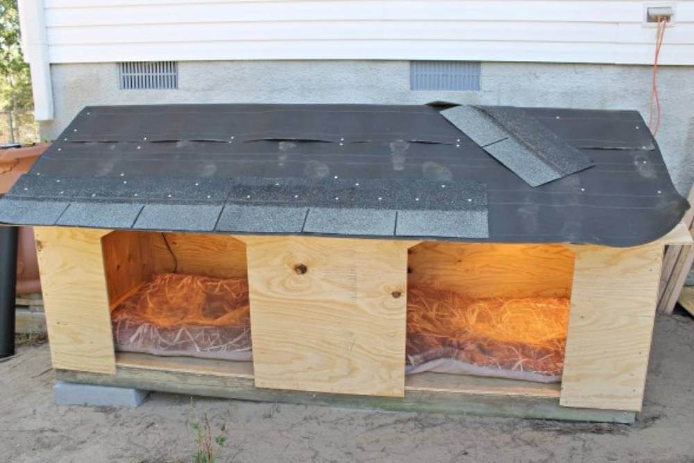 DIYOutdoor Dog House for Multiple Dogs